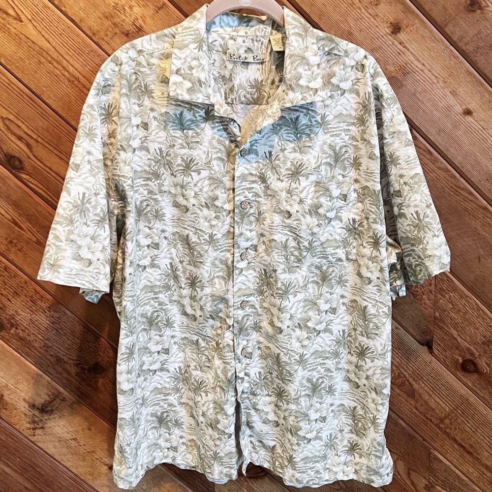 Batik Bay men’s palm tree floral short sleeve button down casual cotton top